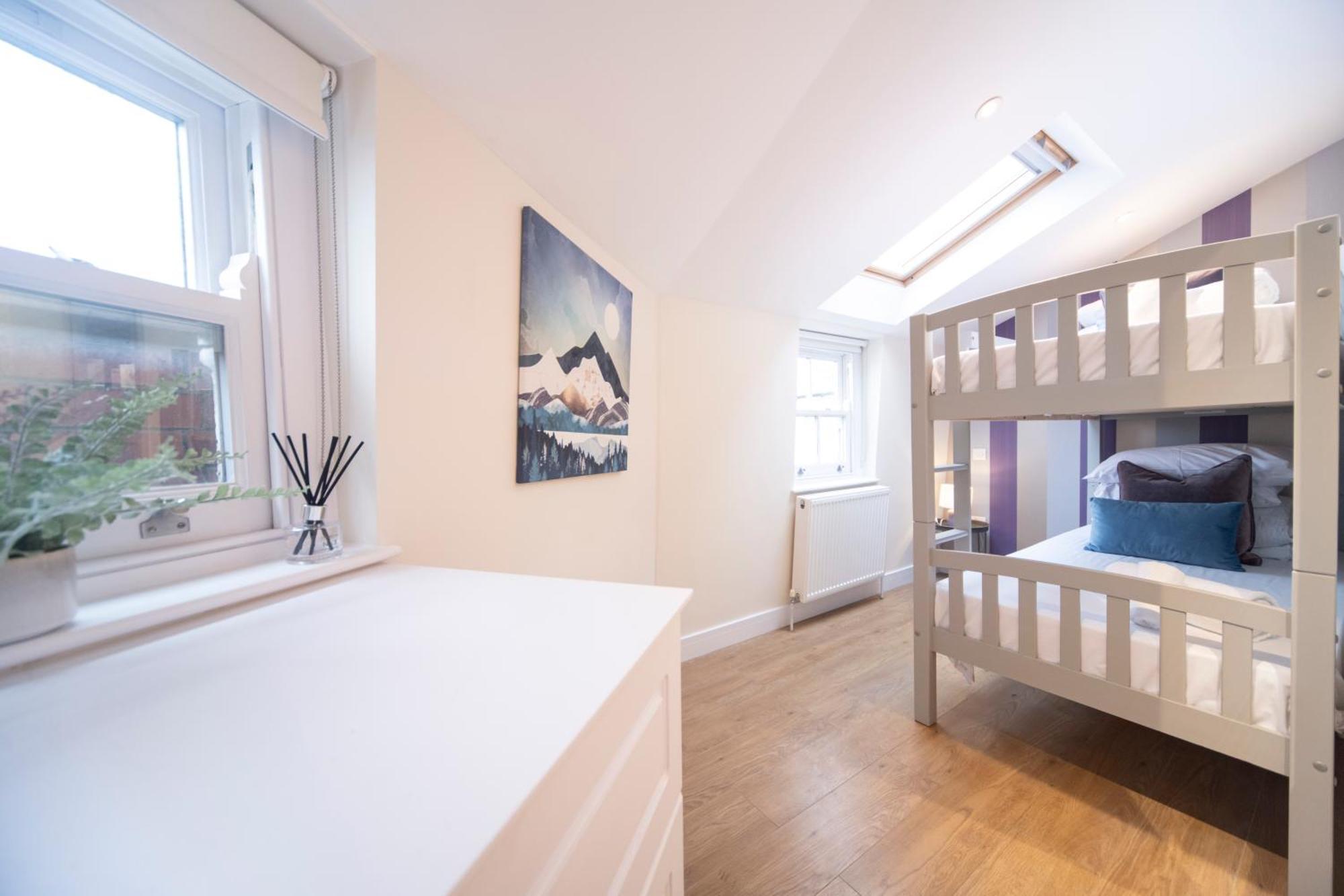 Crystal Palace Apartment
